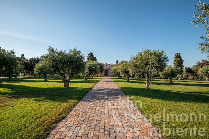 Image No.24-Châteaux de 19 chambres à vendre à Livorno