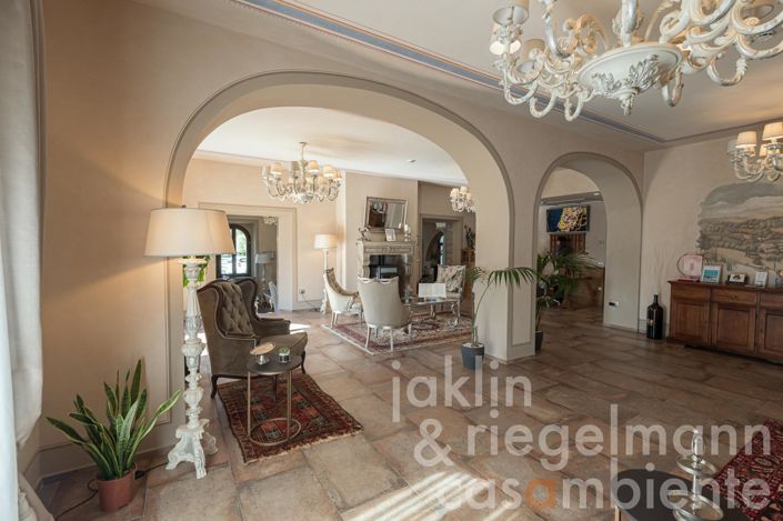 Image No.26-19 Bed Chateaux for sale