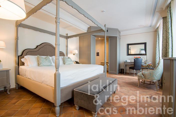 Image No.40-19 Bed Chateaux for sale