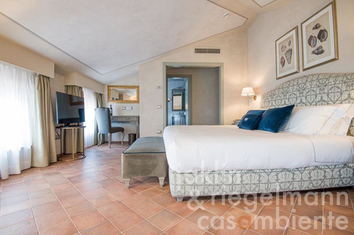 Image No.43-Châteaux de 19 chambres à vendre à Livorno