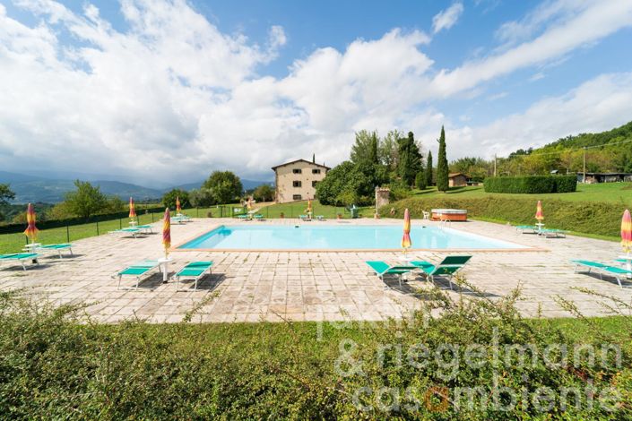 Image No.18-18 Bed Farmhouse for sale