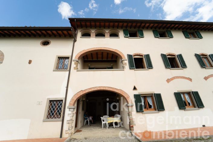 Image No.28-18 Bed Farmhouse for sale