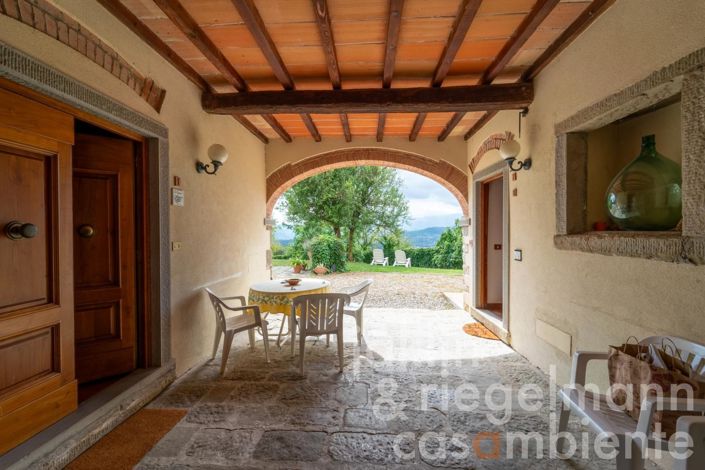 Image No.29-18 Bed Farmhouse for sale