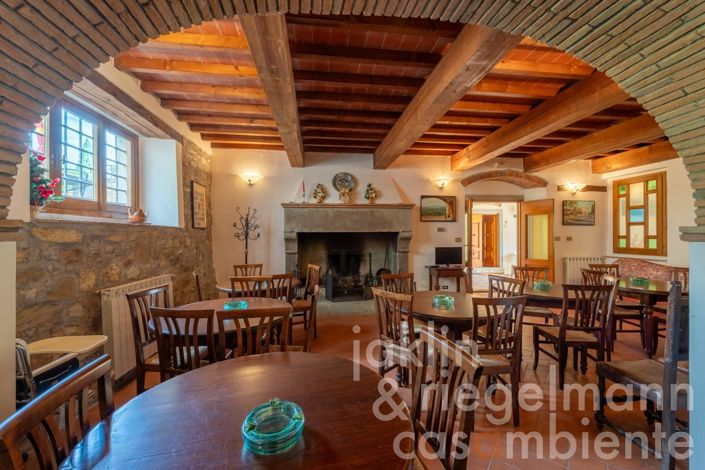 Image No.32-18 Bed Farmhouse for sale