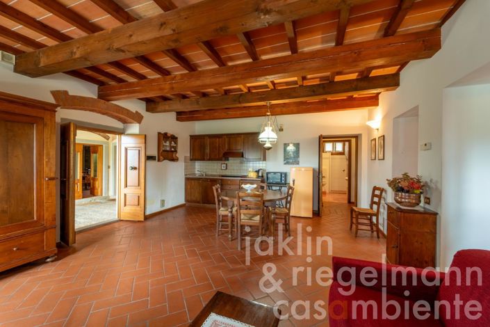 Image No.37-18 Bed Farmhouse for sale