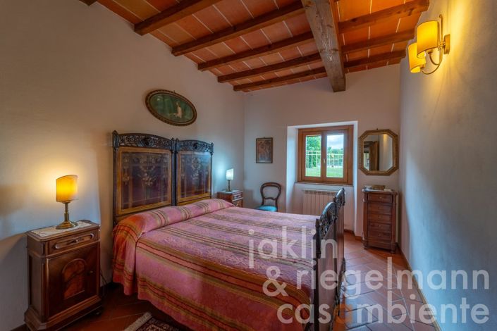 Image No.39-18 Bed Farmhouse for sale