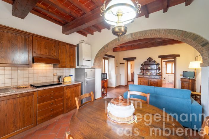 Image No.41-18 Bed Farmhouse for sale