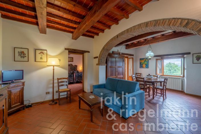 Image No.43-18 Bed Farmhouse for sale