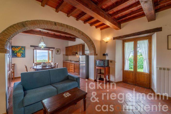 Image No.47-18 Bed Farmhouse for sale