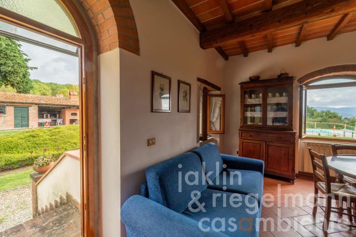 Image No.48-18 Bed Farmhouse for sale