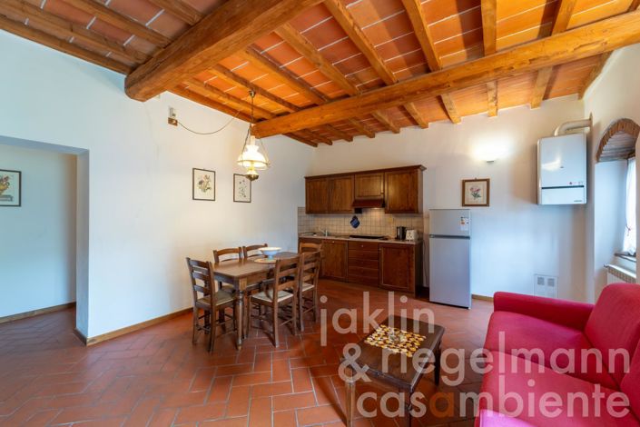 Image No.55-18 Bed Farmhouse for sale