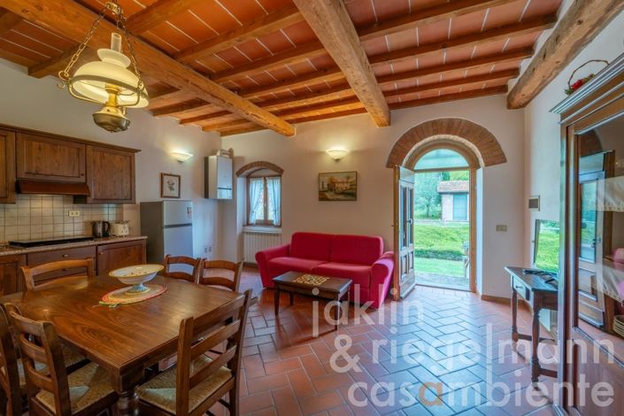 Image No.56-18 Bed Farmhouse for sale