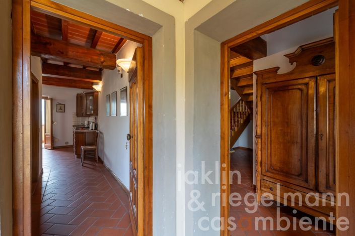 Image No.59-18 Bed Farmhouse for sale