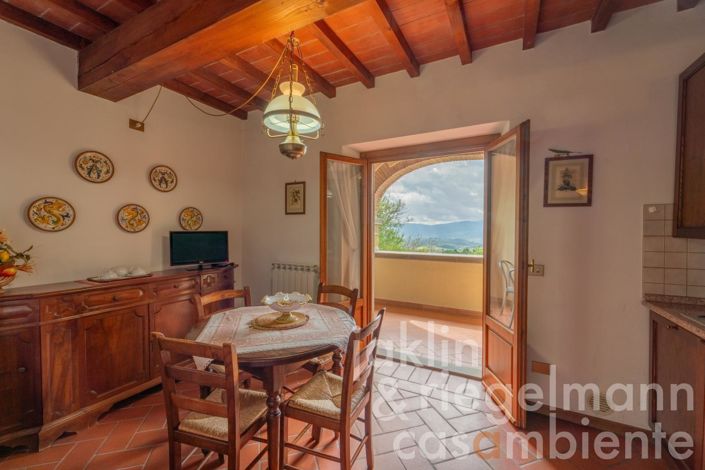 Image No.62-18 Bed Farmhouse for sale