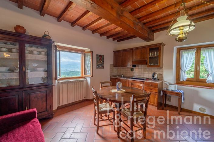 Image No.70-18 Bed Farmhouse for sale