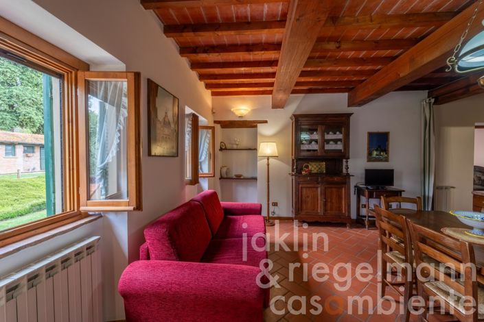 Image No.74-18 Bed Farmhouse for sale