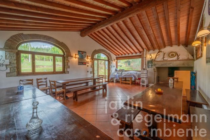 Image No.82-18 Bed Farmhouse for sale