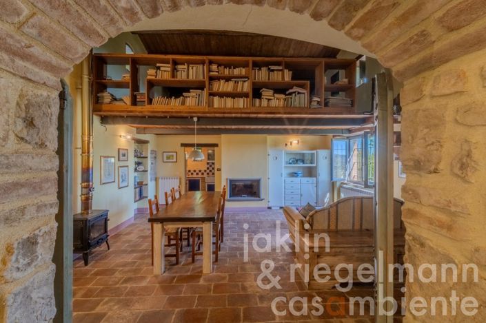 Image No.19-Maison de campagne de 4 chambres à vendre à Umbertide