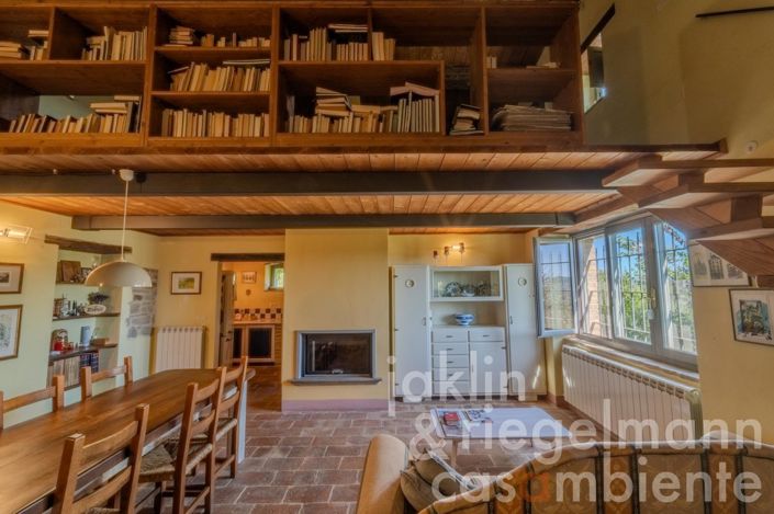 Image No.24-4 Bed Country House for sale