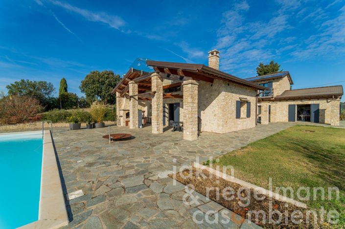 Image No.20-3 Bed Country House for sale