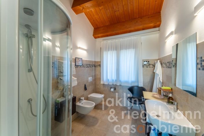 Image No.34-3 Bed Country House for sale