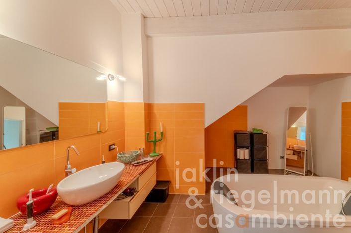 Image No.38-3 Bed Country House for sale