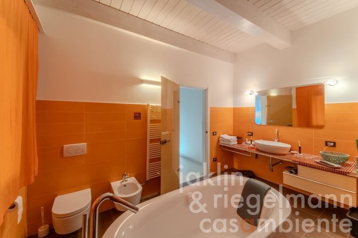 Image No.39-3 Bed Country House for sale