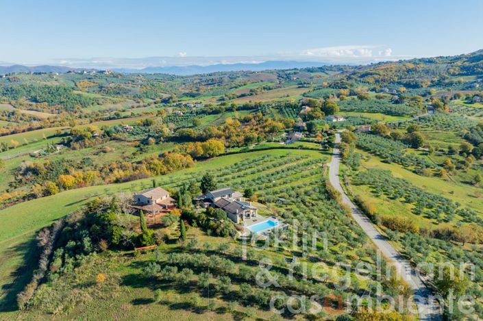 Image No.5-3 Bed Country House for sale