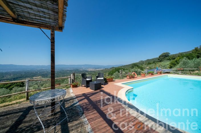 Image No.10-6 Bed Farmhouse for sale