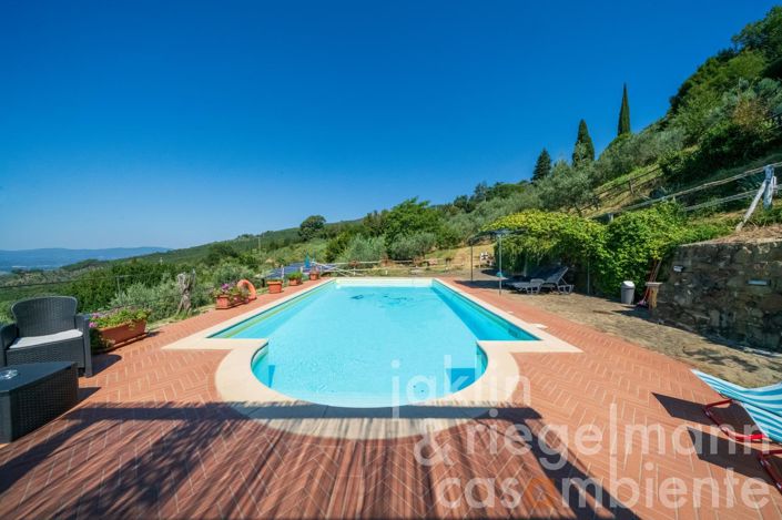 Image No.11-6 Bed Farmhouse for sale