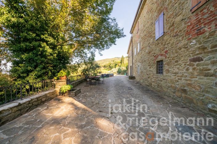 Image No.12-6 Bed Farmhouse for sale
