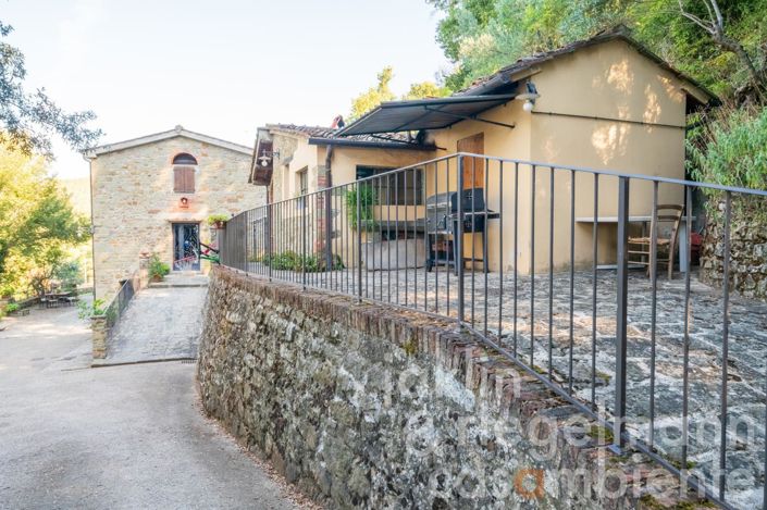 Image No.16-6 Bed Farmhouse for sale