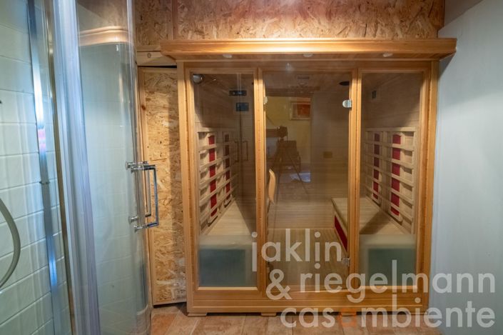 Image No.19-6 Bed Farmhouse for sale