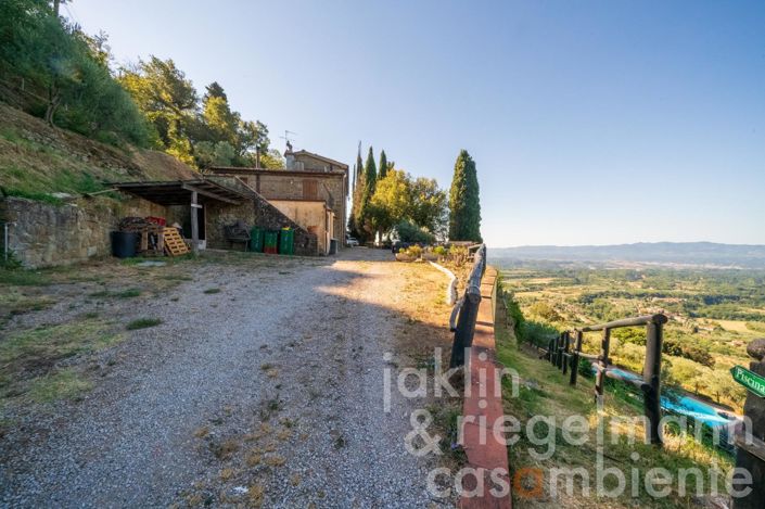 Image No.23-6 Bed Farmhouse for sale