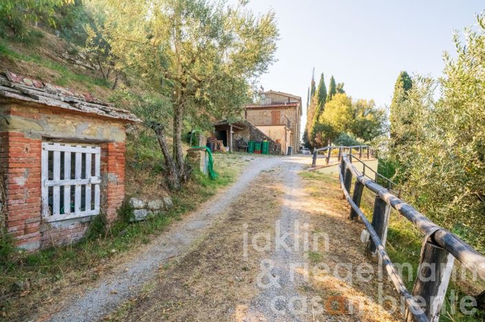 Image No.24-6 Bed Farmhouse for sale