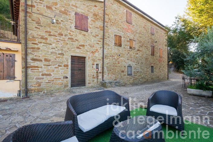 Image No.3-6 Bed Farmhouse for sale