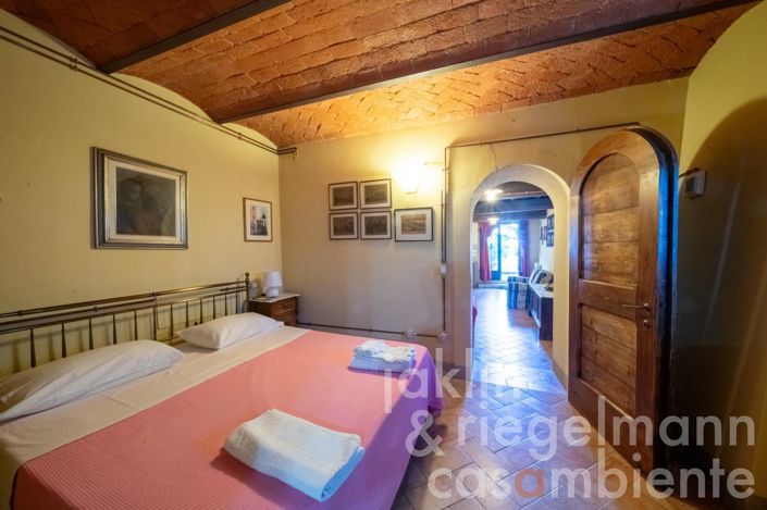 Image No.31-6 Bed Farmhouse for sale