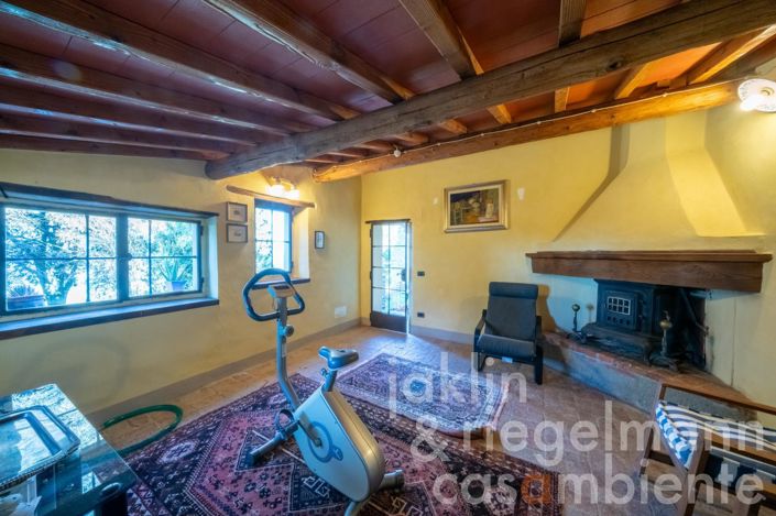 Image No.44-6 Bed Farmhouse for sale