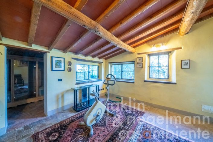 Image No.46-6 Bed Farmhouse for sale