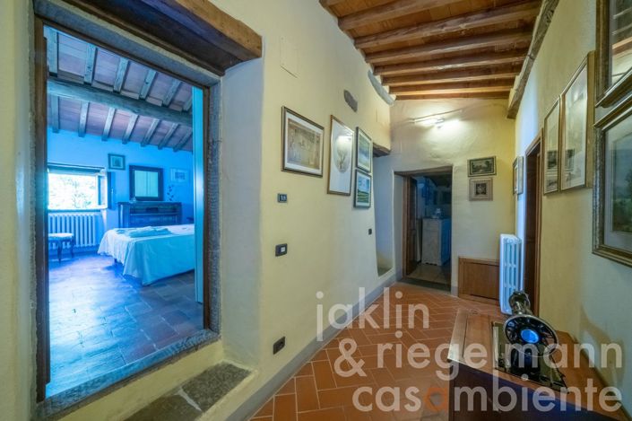 Image No.50-6 Bed Farmhouse for sale