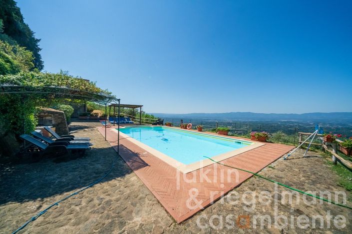 Image No.7-6 Bed Farmhouse for sale