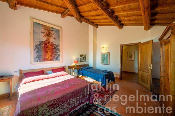 Image No.38-6 Bed Country House for sale