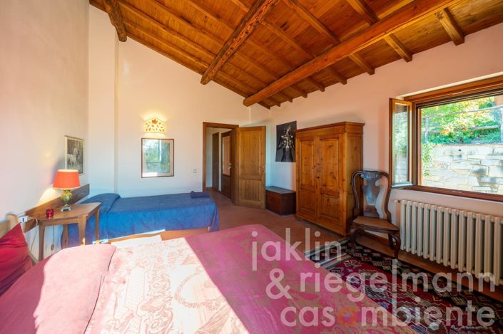 Image No.39-6 Bed Country House for sale