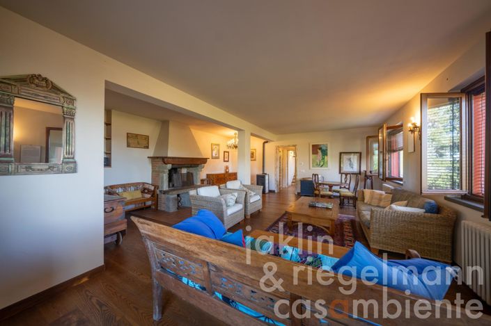 Image No.58-6 Bed Country House for sale