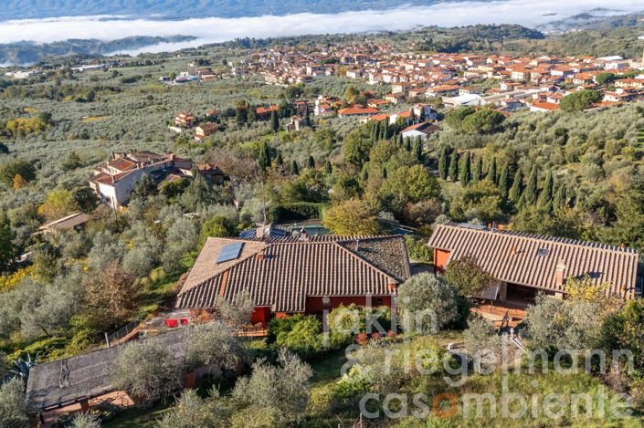 Image No.7-6 Bed Country House for sale