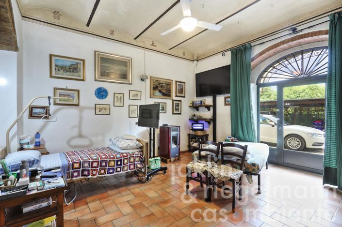 Image No.10-8 Bed Country House for sale