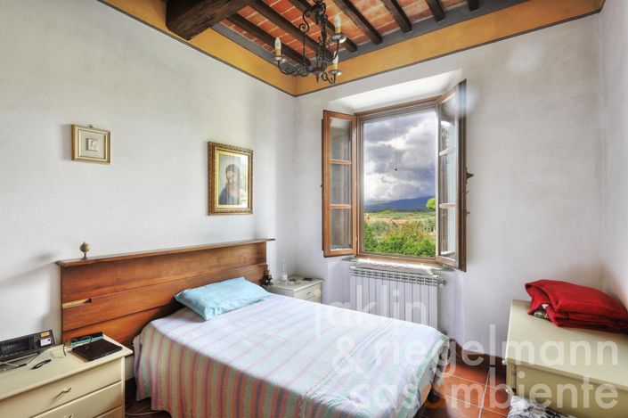 Image No.16-8 Bed Country House for sale