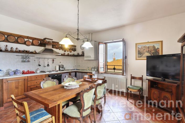 Image No.17-8 Bed Country House for sale