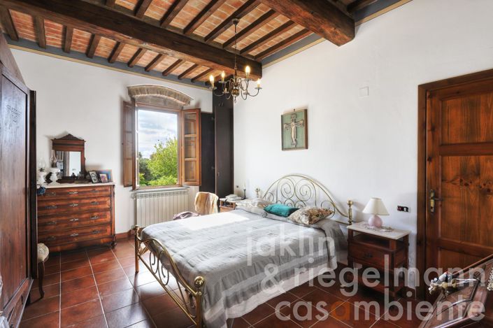 Image No.19-8 Bed Country House for sale