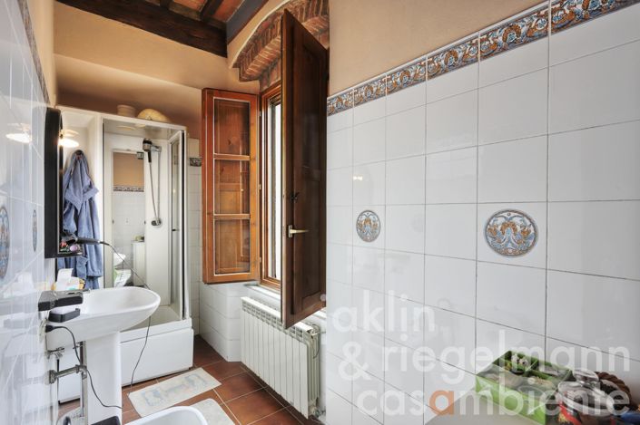 Image No.20-8 Bed Country House for sale